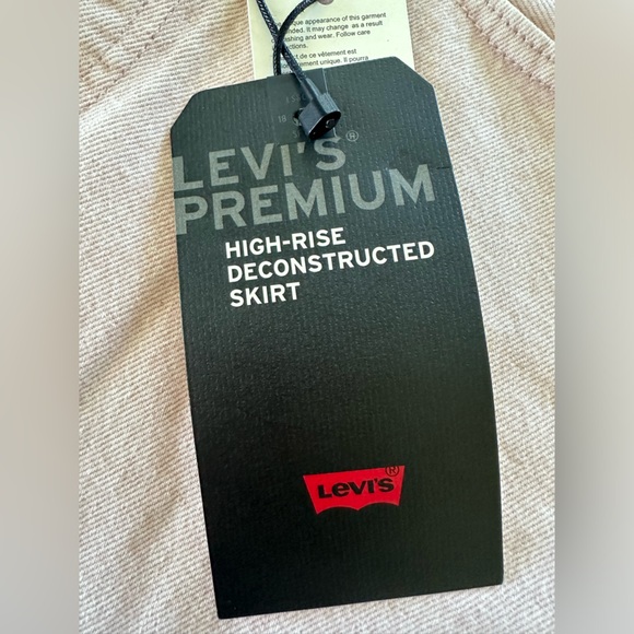 NWT Levi’s High Rise Deconstructed Pink Denim Mini Skirt size 27 - Picture 8 of 9